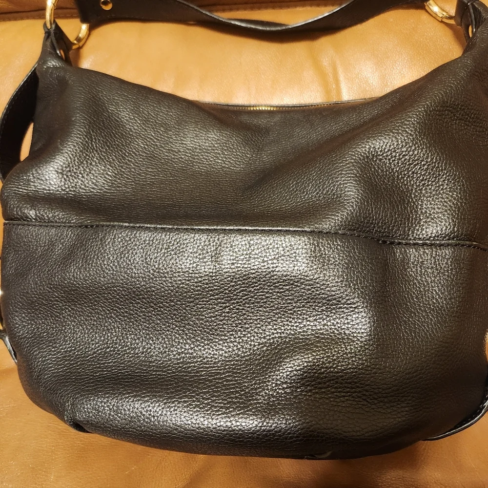 LOW START Michael Kors Black and Gold Shoulder Bag LIKE NEW Textured Leather - Picture 8 of 10
